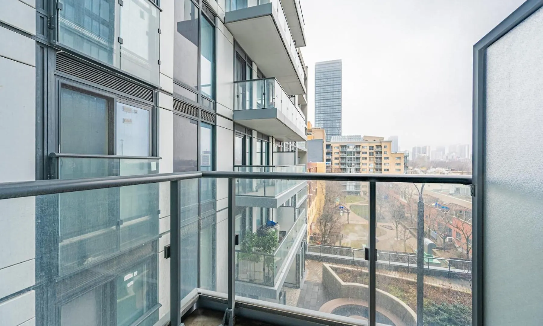 Jarvis Studio Apartment Toronto