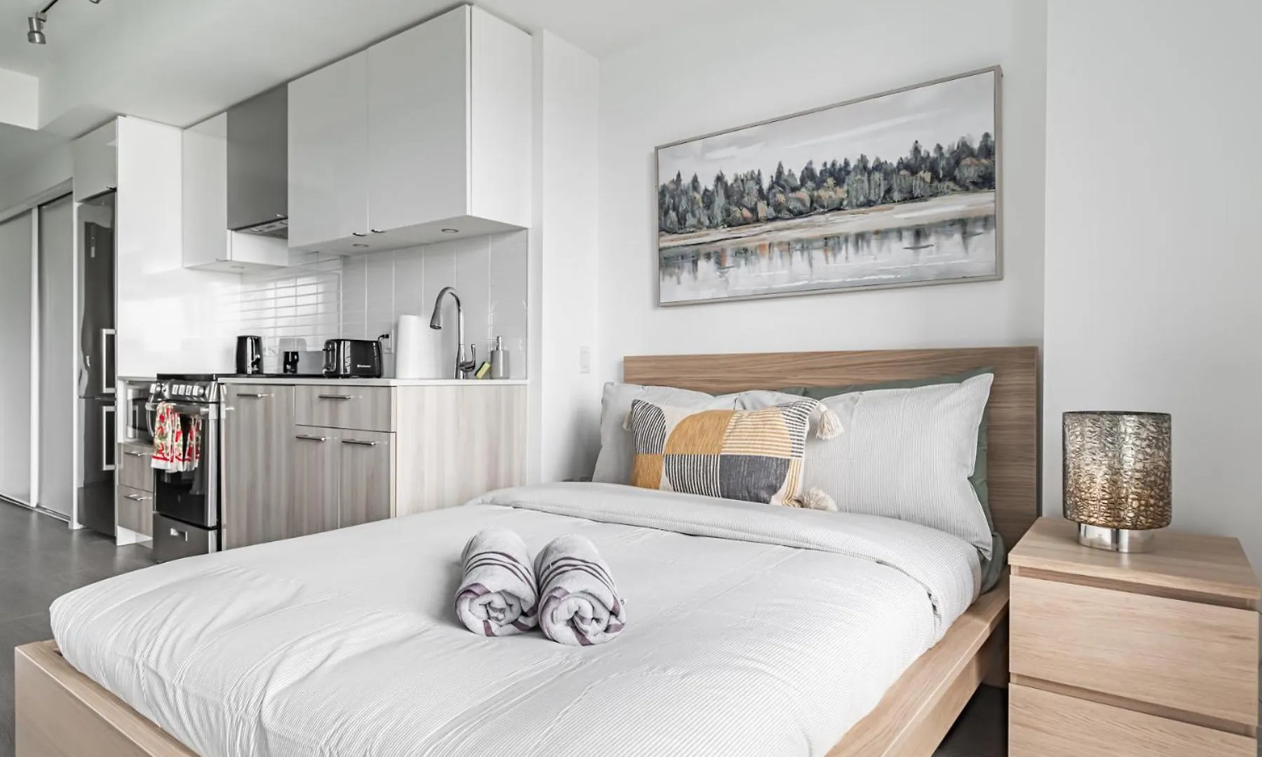Jarvis Studio Apartment Toronto Canada