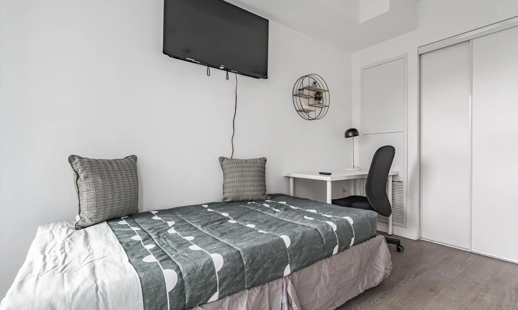 Jarvis Studio Apartment Toronto